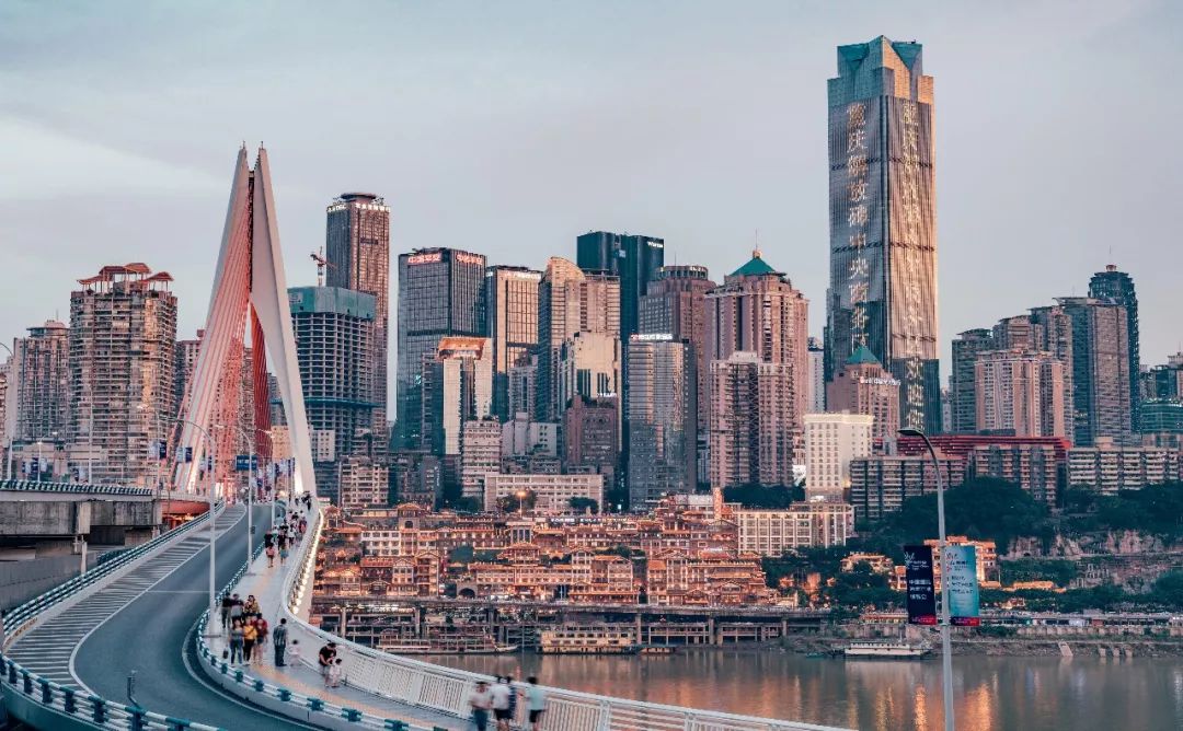 重庆，历史、文化、地理与现代化发展的交融之地