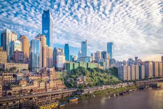 重庆山城印象，解说稿中的城市风情